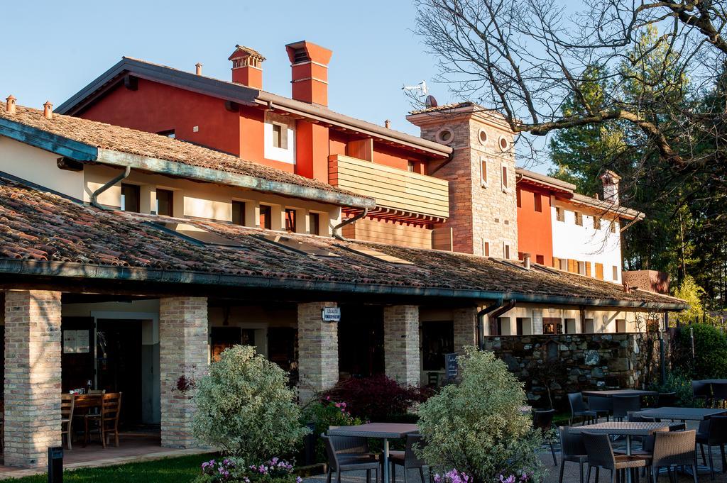 Elliot Osteria E Dormire In Collina Manzano Exterior photo