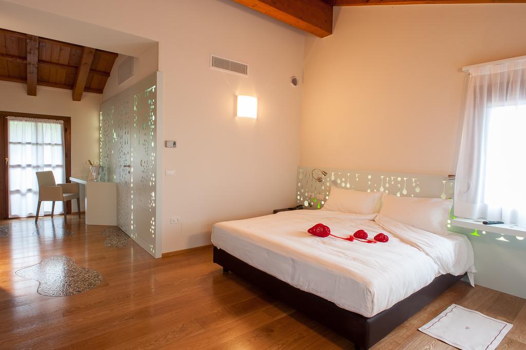 Elliot Osteria E Dormire In Collina Manzano Room photo