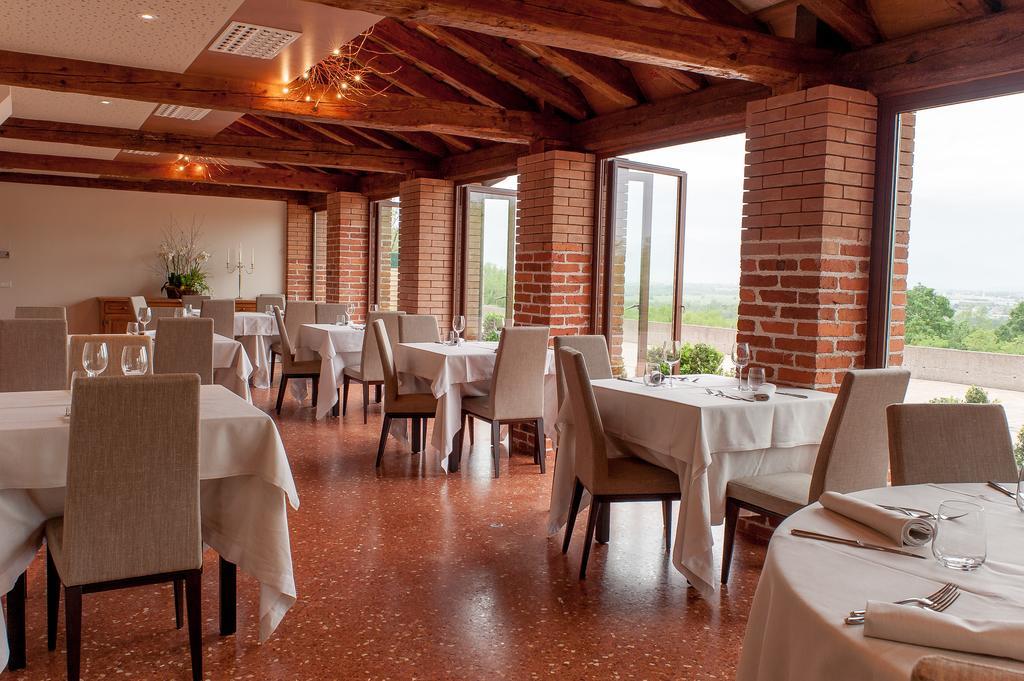 Elliot Osteria E Dormire In Collina Manzano Exterior photo