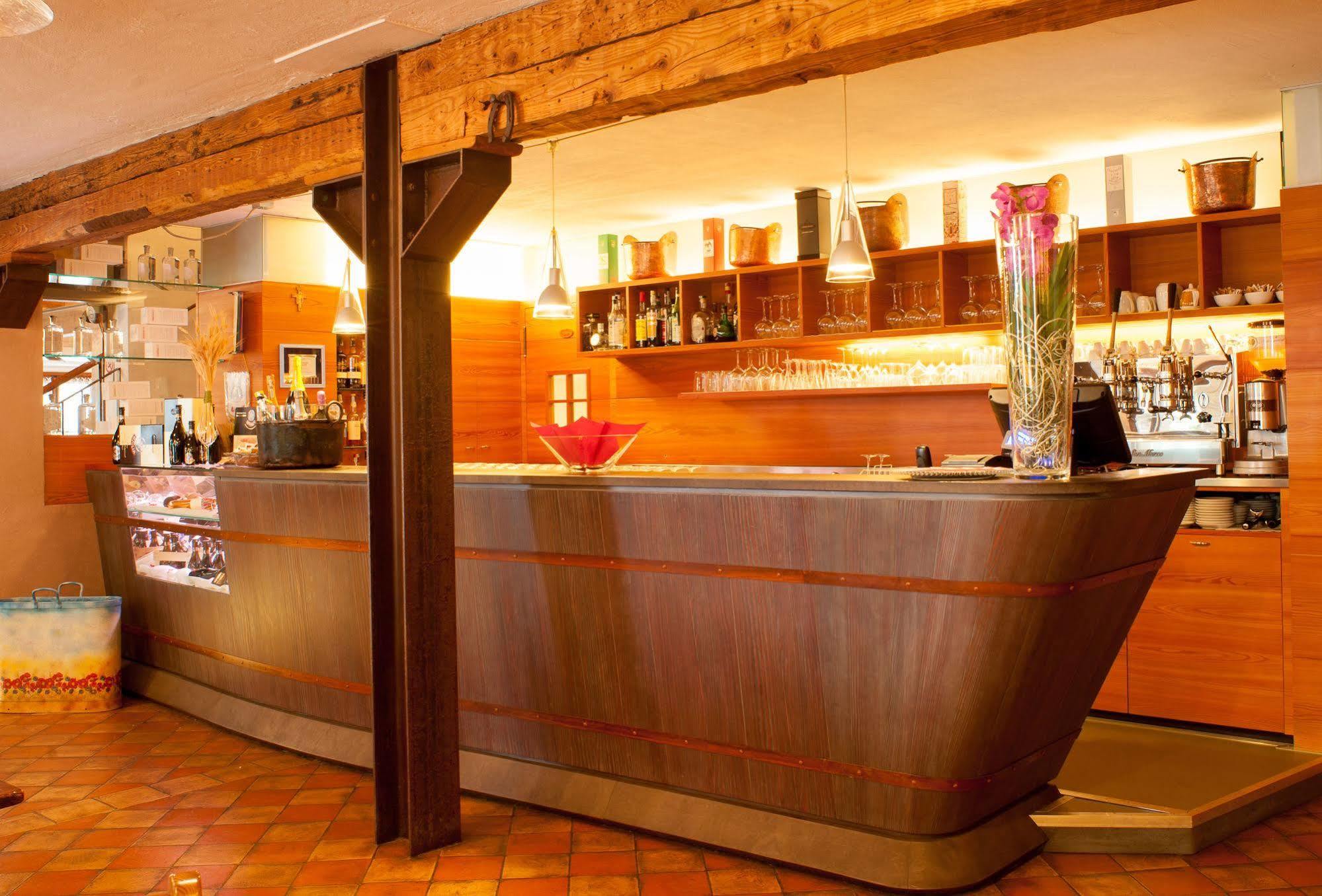 Elliot Osteria E Dormire In Collina Manzano Exterior photo